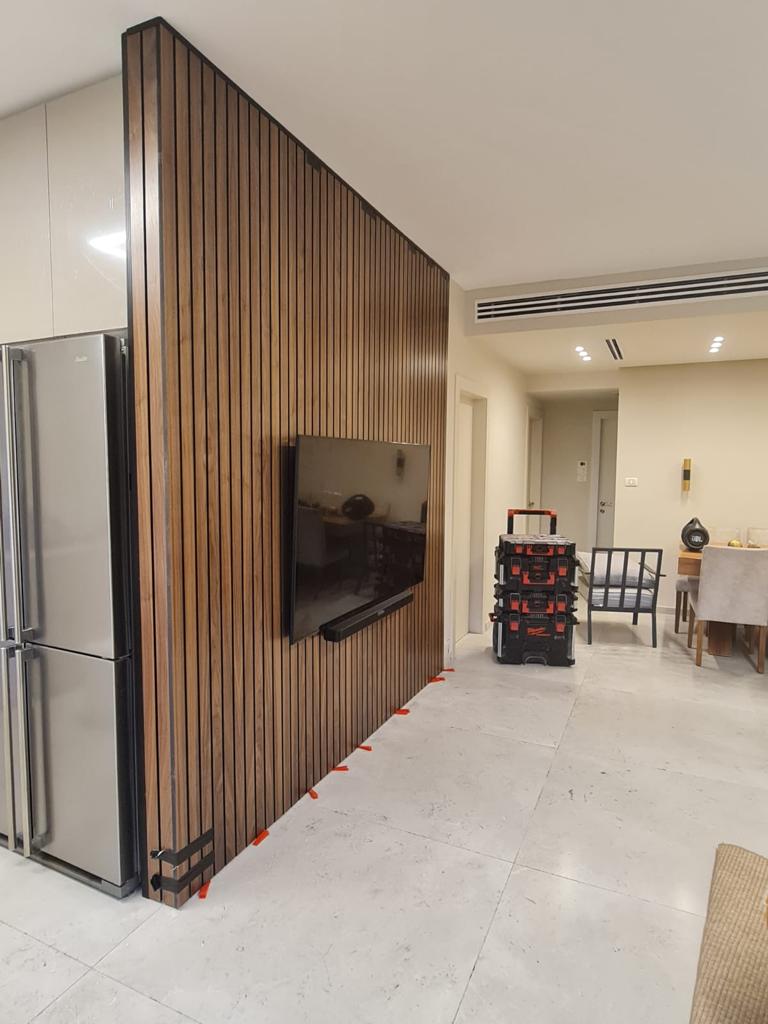 חיפוי עץ לקיר בקריות