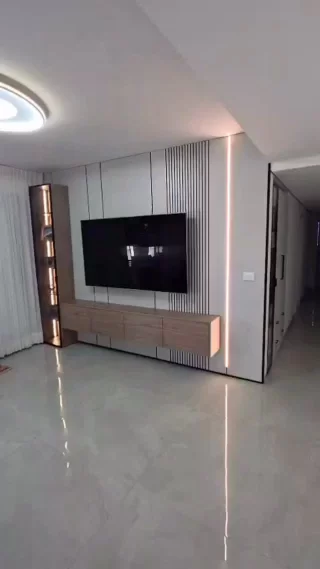 עוד פרויקט יוקרתי מגיע לסיום ✨
חיפוי קיר בהתאמה אישית בגוון